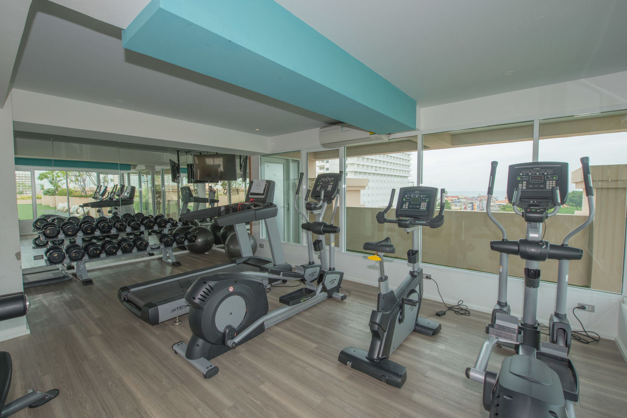 Atlantis Pattaya High Service Jomtien Beach Εξωτερικό φωτογραφία