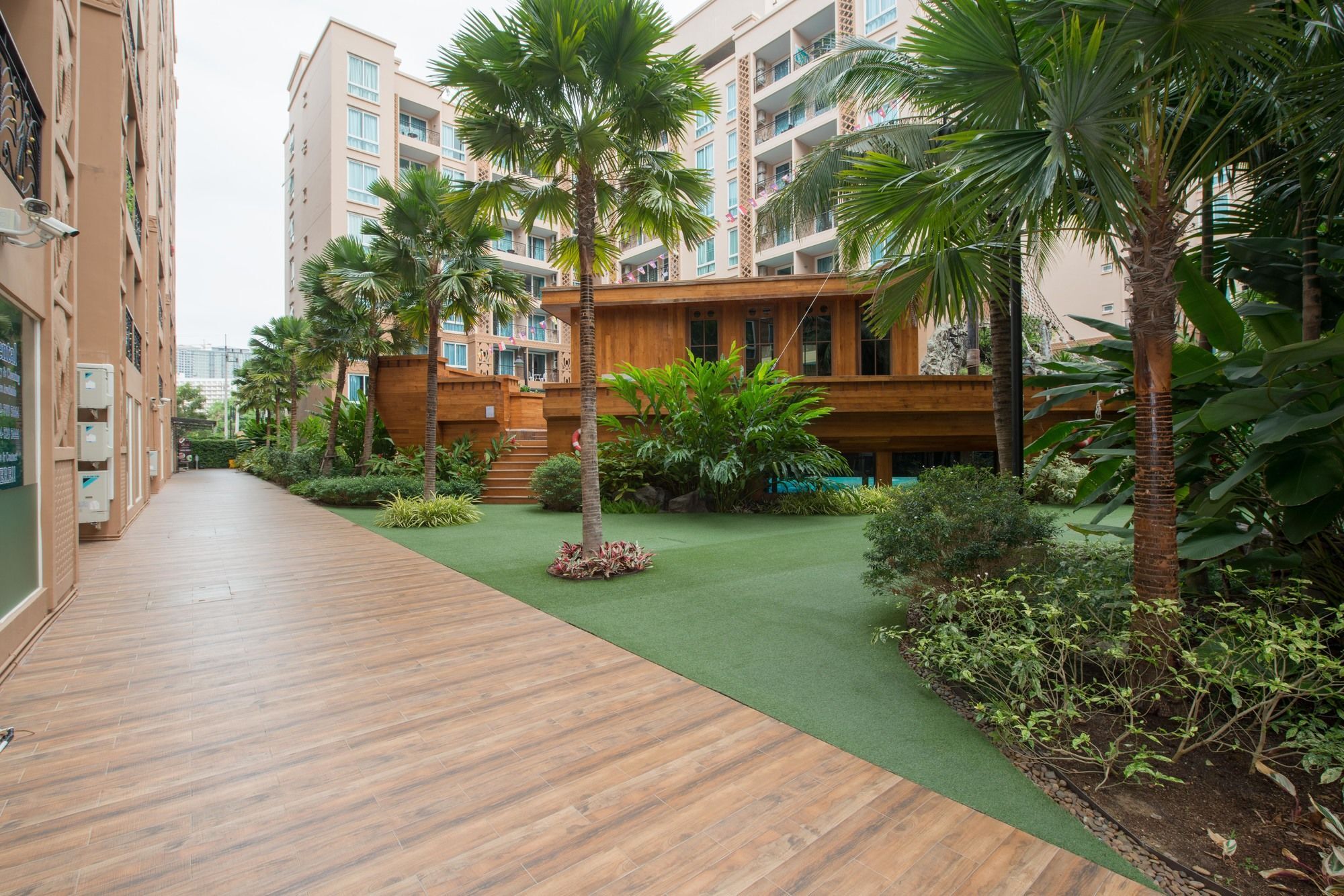 Atlantis Pattaya High Service Jomtien Beach Εξωτερικό φωτογραφία