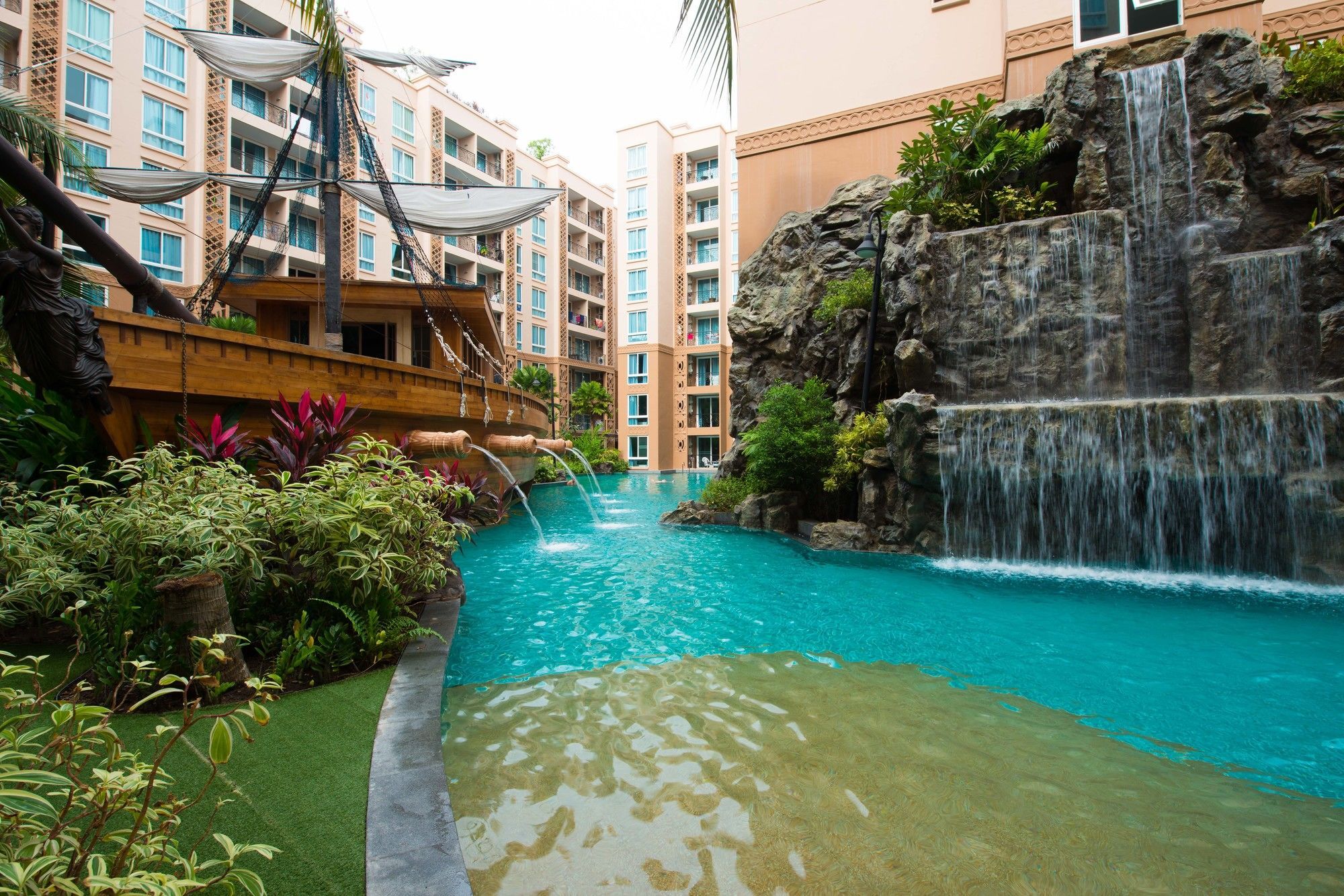 Atlantis Pattaya High Service Jomtien Beach Εξωτερικό φωτογραφία