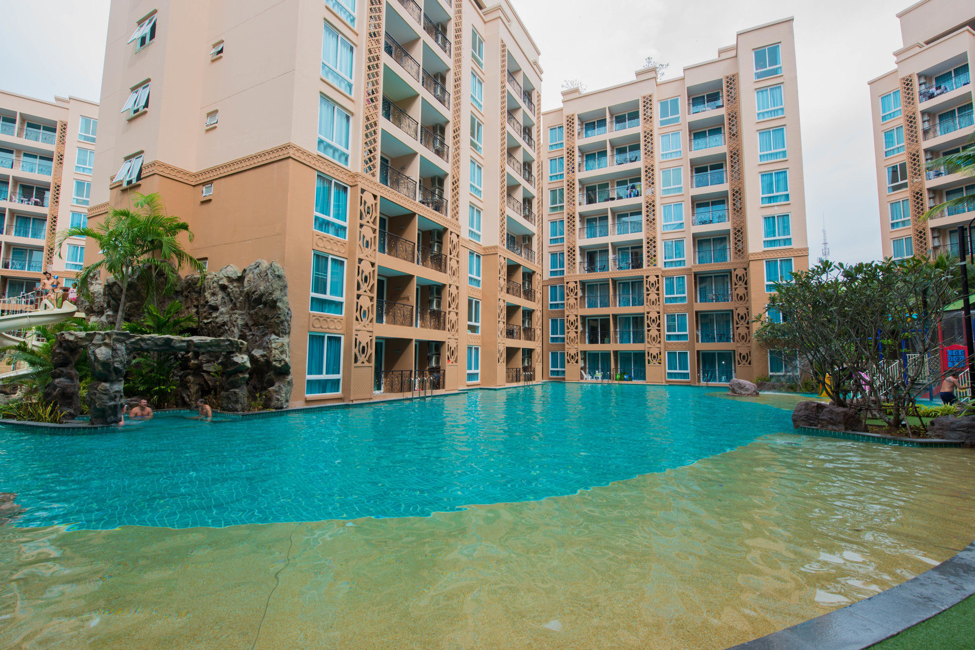 Atlantis Pattaya High Service Jomtien Beach Εξωτερικό φωτογραφία