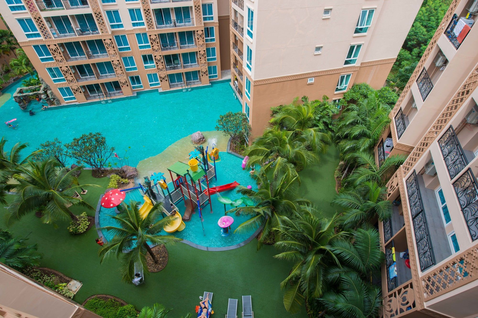 Atlantis Pattaya High Service Jomtien Beach Εξωτερικό φωτογραφία
